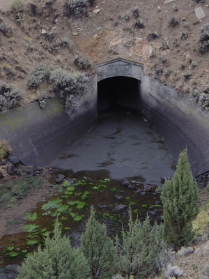 The Burma Road canal tunnell - Smith Rock
