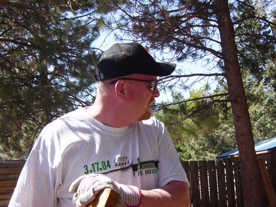Shon O'Donnell building Tanis O'Donnell a play fort in Bend, Oregon
