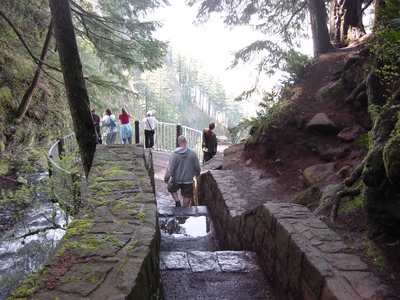 Multnomah_Falls_040903_063.jpg
