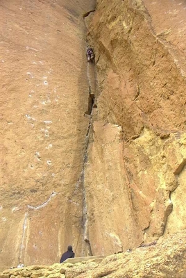 Moonshine 5.9 trad climb - Smith Rock - Traditional Climbing